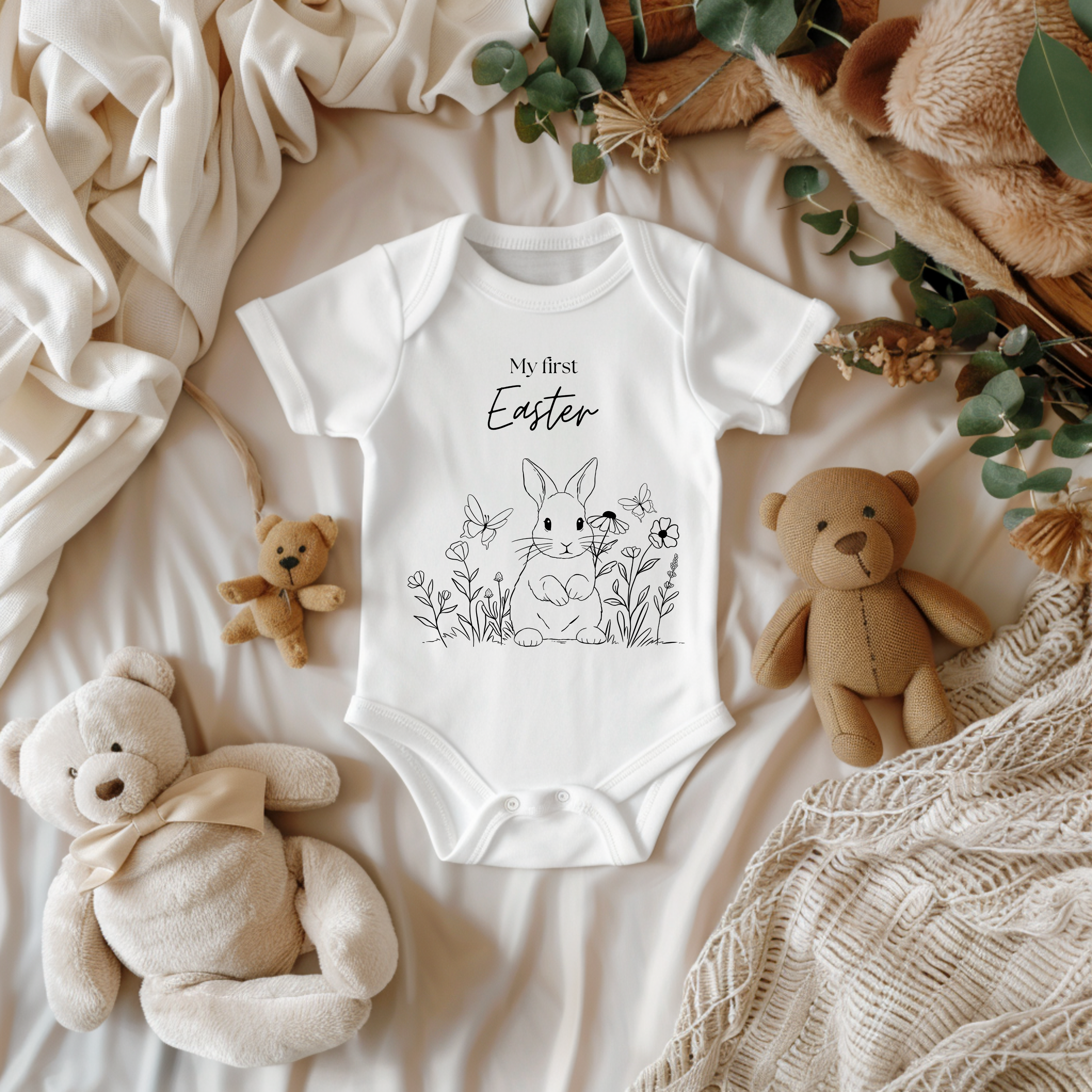 Erstes Ostern Baby Strampler, Baby Strampler mit Lineart-Design, My first Easter Strampler, Strampler mit Hasenmotiv, Baby Body Ostern