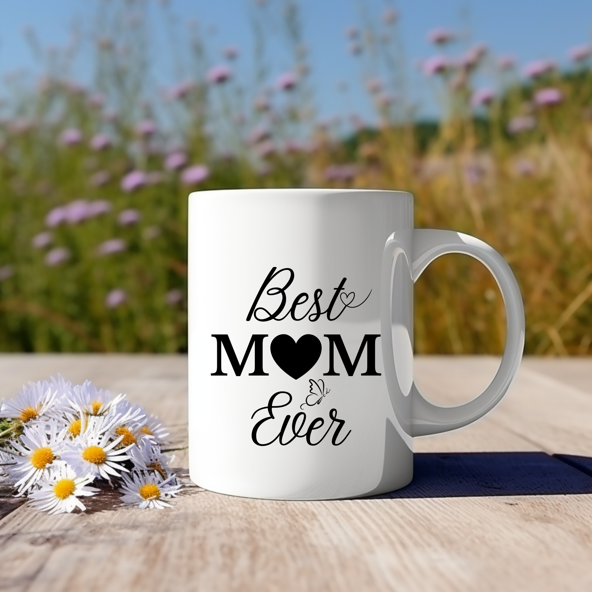 Stilvolle Tasse Best Mom ever, Keramiktasse für Mütter, Mama Tasse im Lineart-Stil, schlichte elegante Gestaltung, Lieblingsstück für Alltag