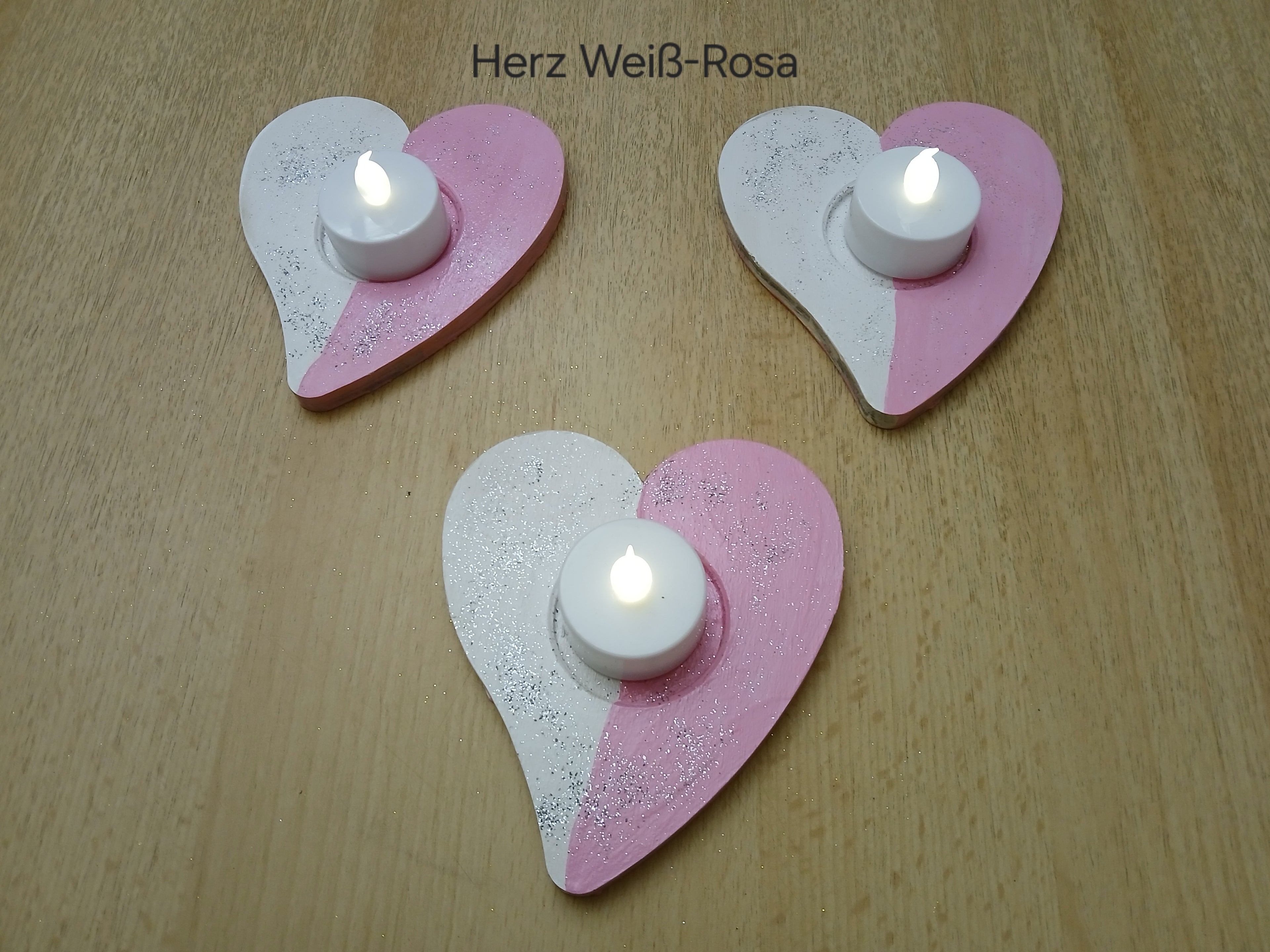 Romantische Teelichthalter in Herzform im 4er Set – romantische Tischdekoration inkl. Kerzen
