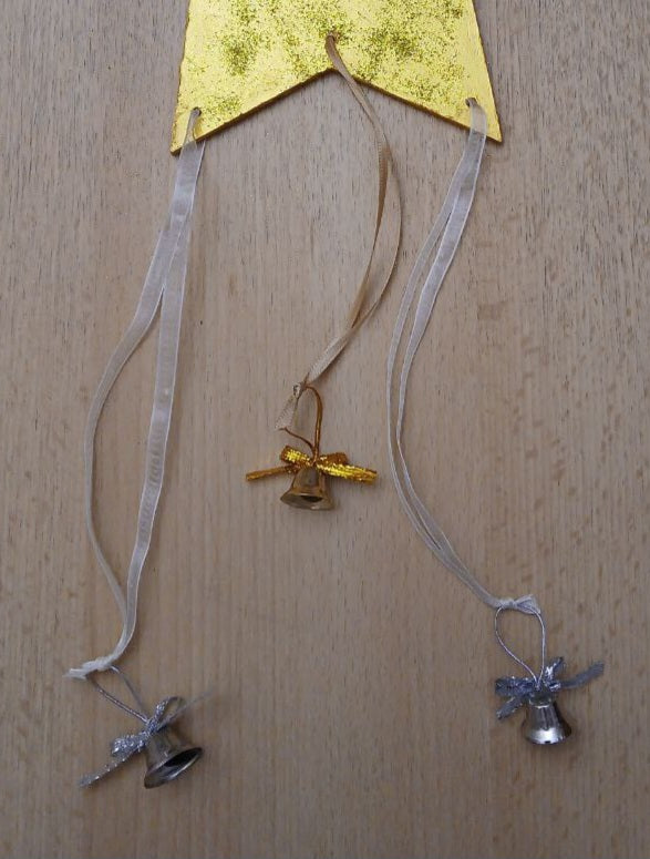 Bezauberndes Türschild in Sternform mit Glöckchen – Weihnachtliche Deko für Zuhause