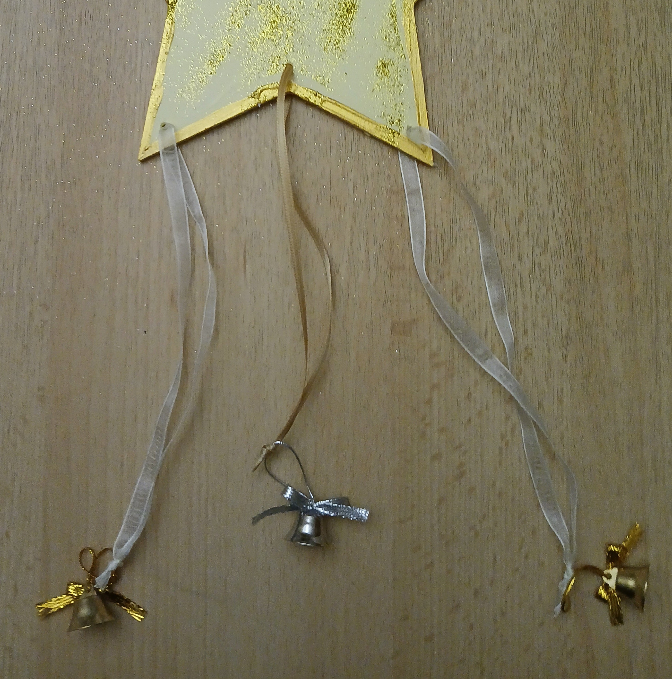 Bezauberndes Türschild in Sternform mit Glöckchen – Weihnachtliche Deko für Zuhause