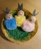 Flauschige Pompon-Häschen zum Aufhängen – Niedliche Osterdeko in Pastelltönen