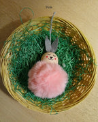 Flauschige Pompon-Häschen zum Aufhängen – Niedliche Osterdeko in Pastelltönen