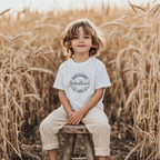 Schlichtes Erste Klasse Schulkind 2025-Shirt, Shirt für Schulanfänger, kleine Schulstarter Shirt, lässiges Schul-Outfit, Geschenkidee Schule