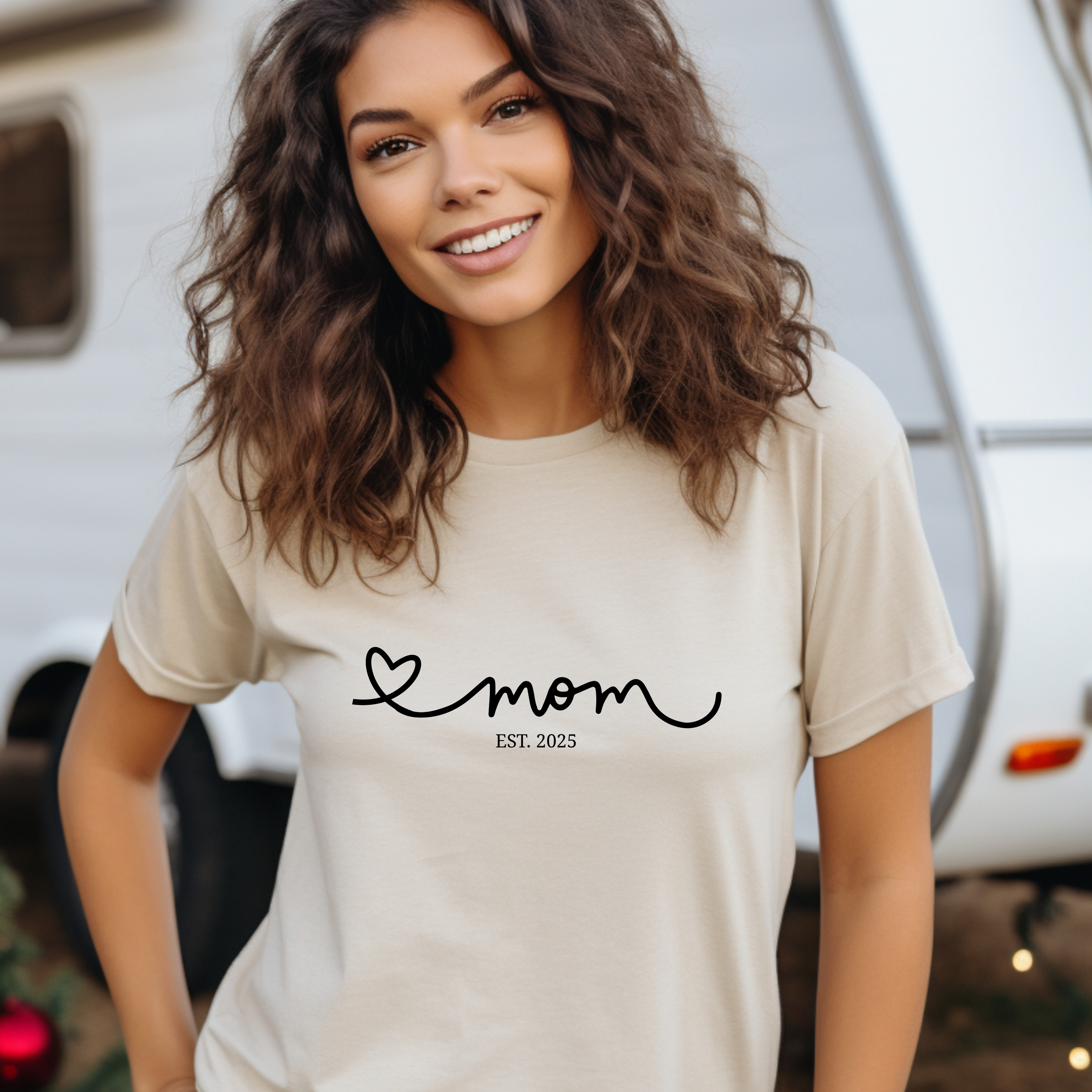 Schöner Pullover Mom Est 25, Pullover für Mütter, Herz im Lineart-Stil Pullover, Must-have für frischgebackene Mama, Geschenk für Mamas