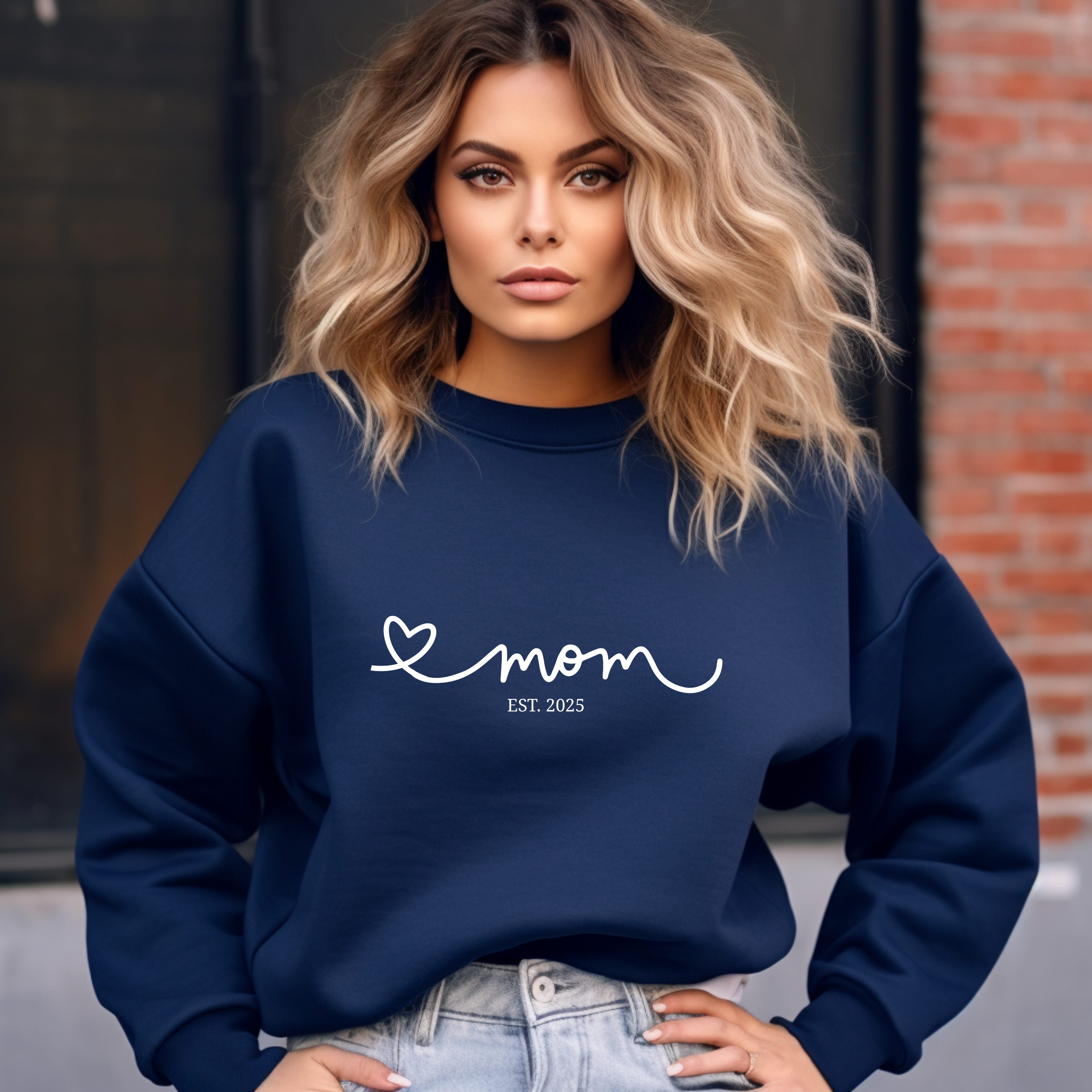 Schöner Pullover Mom Est 25, Pullover für Mütter, Herz im Lineart-Stil Pullover, Must-have für frischgebackene Mama, Geschenk für Mamas