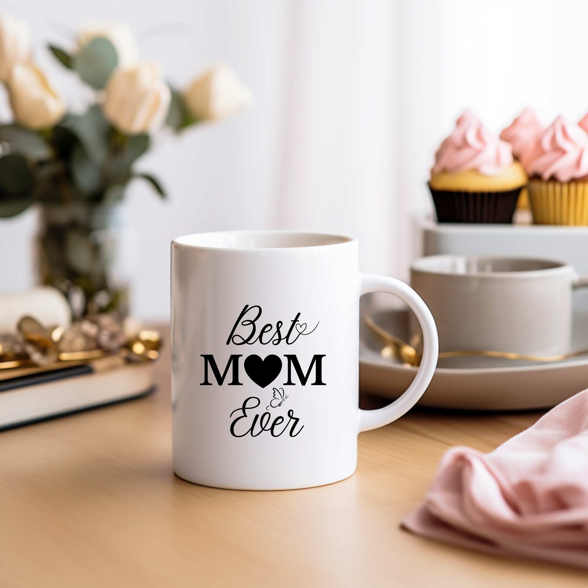 Stilvolle Tasse Best Mom ever, Keramiktasse für Mütter, Mama Tasse im Lineart-Stil, schlichte elegante Gestaltung, Lieblingsstück für Alltag