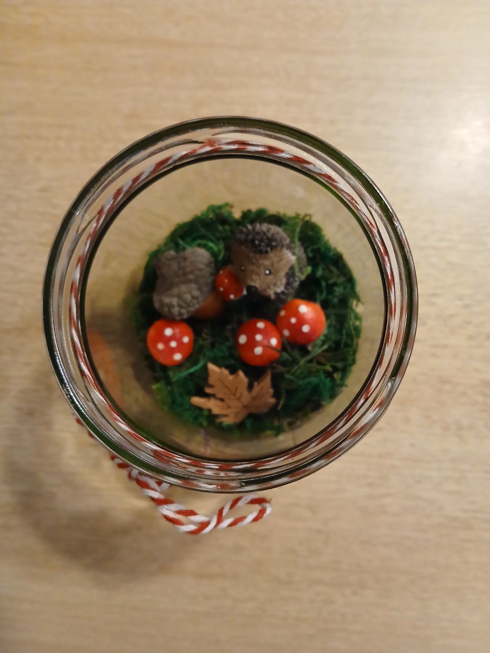 Herbstliches Einmachglas-Windlicht mit Igel – Stimmungsvolle Deko für gemütliche Herbsttage