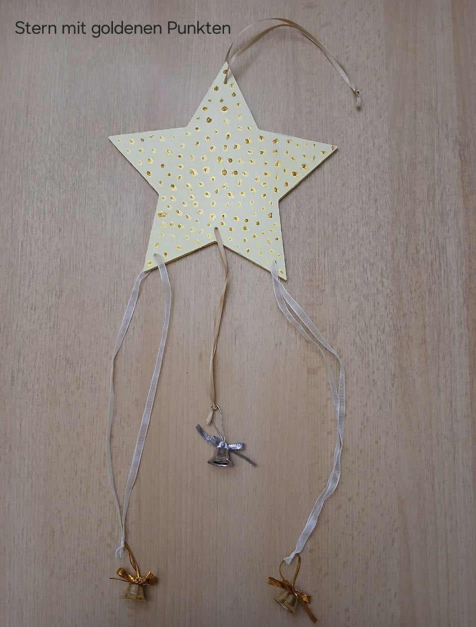 Bezauberndes Türschild in Sternform mit Glöckchen – Weihnachtliche Deko für Zuhause