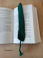 Hand-crocheted bookmark with braided ribbon – 2 x 25 cm – in various colors