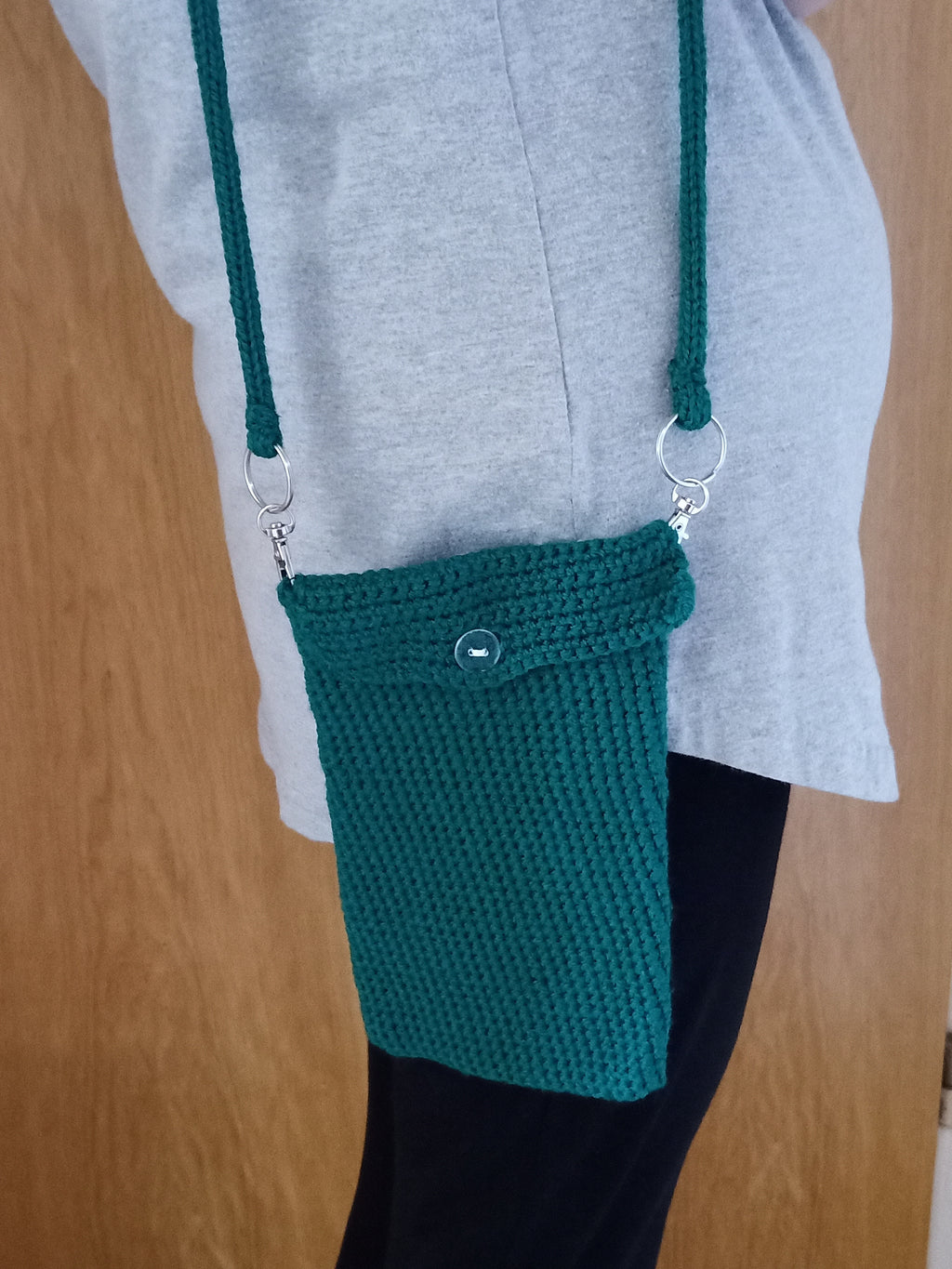 Handgehäkelte Handytasche mit abnehmbarem Gurt – 12 x 20 cm – Gurtlänge ca. 90 cm – in verschiedenen Farben